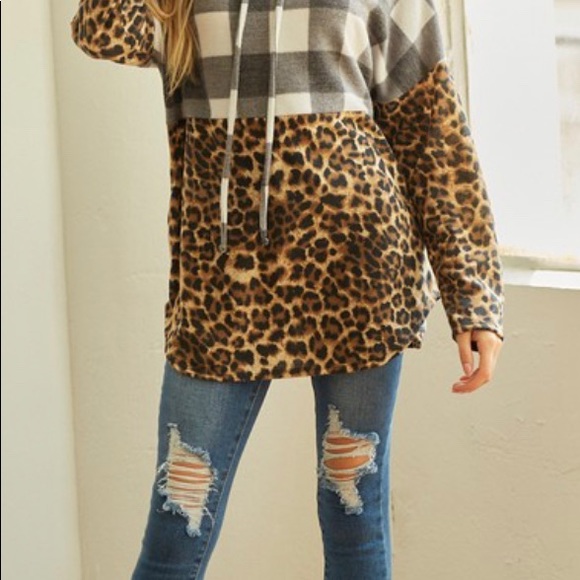 🆕Plaid and leopard print pullover - Picture 6 of 8